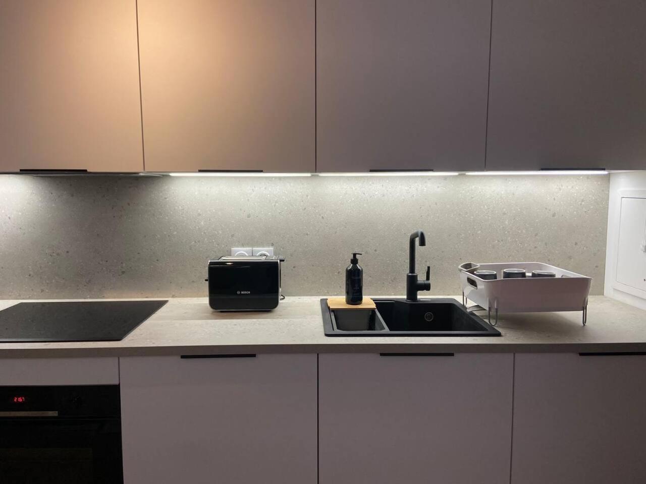 Disneyland Minimalist Lifestyle - 5 Pax Apartment Сери Екстериор снимка